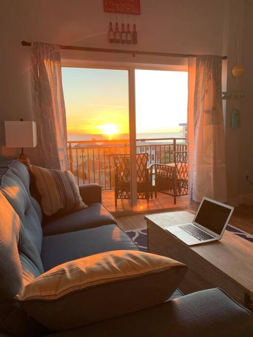 Gulf Coast Gold Private Condo - 2Bed, 2Bath, Sleep 6, Across Street From Beach, Balcony Views Of Sunsets, Beach & Gulf, Pool, Gym 圣徒皮特海滩 外观 照片